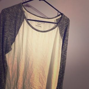 Aéropostale grey sweater baseball tee